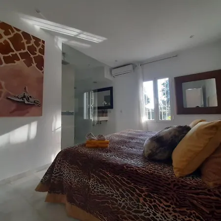 Aqua Private Six Bedrooms With Large Pool Вилла