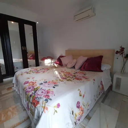 Вилла Aqua Private Six Bedrooms With Large Pool