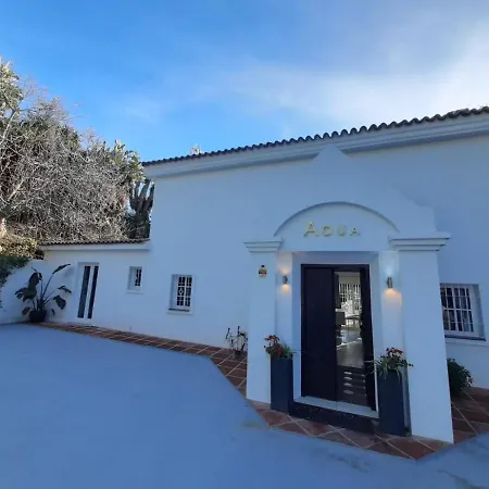 Aqua Private Six Bedrooms With Large Pool