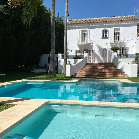 Aqua Private Six Bedrooms With Large Pool Villa *
