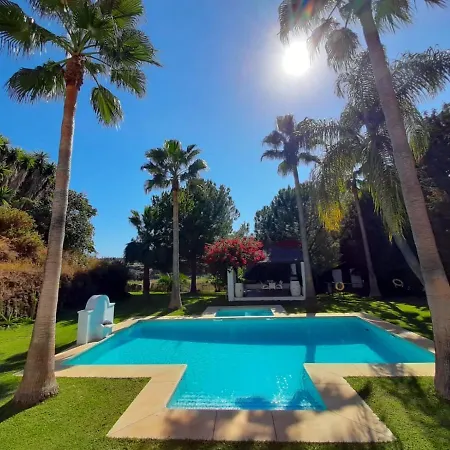 Aqua Private Six Bedrooms With Large Pool Villa *