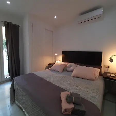 Aqua Private Six Bedrooms With Large Pool Estepona