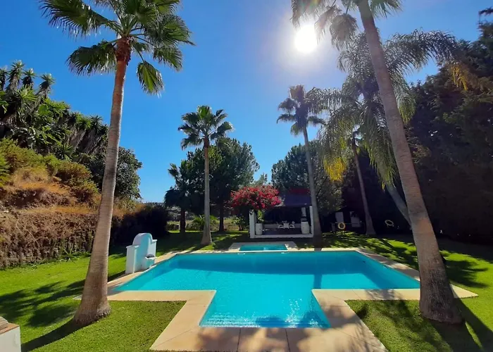 Aqua Private Six Bedrooms With Large Pool Villa *