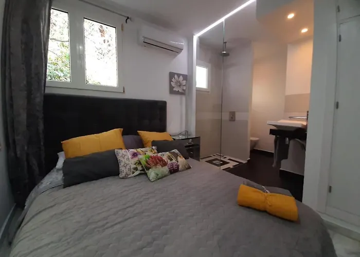 Villa Aqua Private Six Bedrooms With Large Pool Estepona