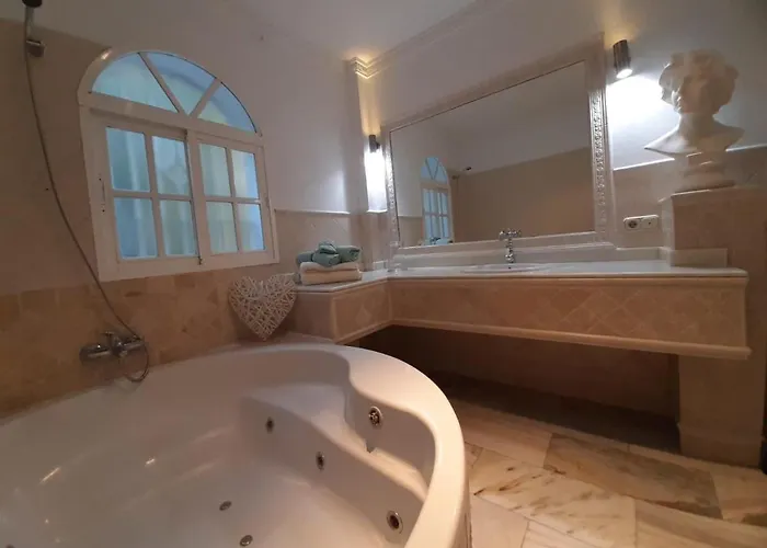 Aqua Private Six Bedrooms With Large Pool * Estepona