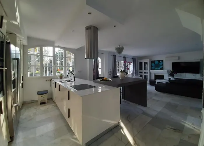 Aqua Private Six Bedrooms With Large Pool * Estepona